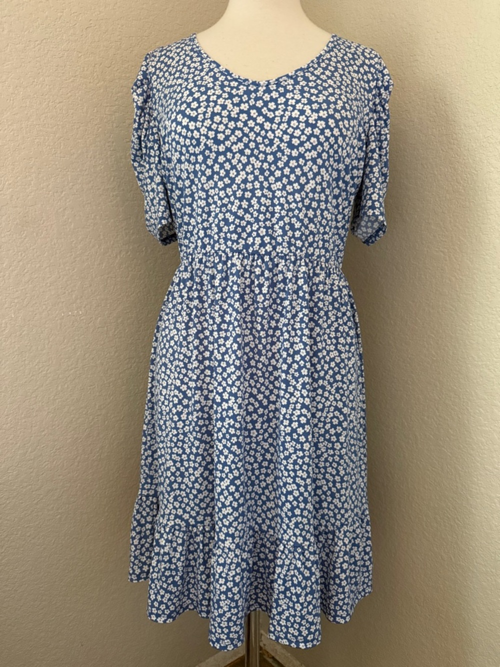 Kayleigh Blue Floral Short-Sleeve V-Neck Women's Dress